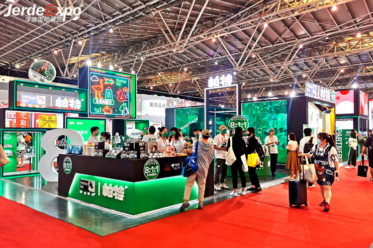 展柜展台搭建中如何利用好“三减” 达到更好的效果