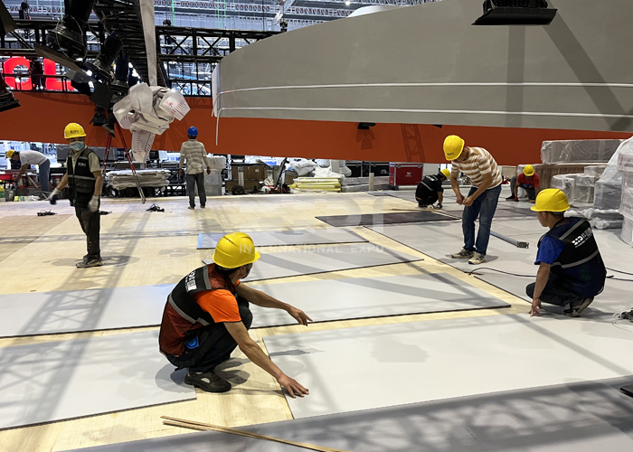 在展会搭建过程中,如何进行有效的风险评估？